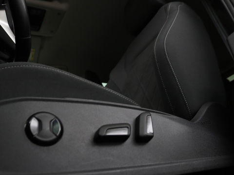 Volkswagen Golf 1.4 TSI e-Hybrid Style | Stoel & stuurverwarming | Massage | Adaptive cruise | Carplay | Memory | Navigatie | Sfeerverlichting