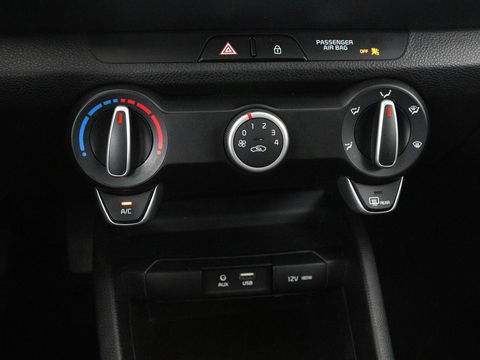 Kia Stonic 1.0 T-GDi ComfortPlusLine Navigator | Trekhaak | Camera | Carplay | Navigatie | Cruise control | Airco | Bluetooth | Parkeerhulp