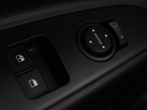 Kia Stonic 1.0 T-GDi ComfortPlusLine Navigator | Trekhaak | Camera | Carplay | Navigatie | Cruise control | Airco | Bluetooth | Parkeerhulp