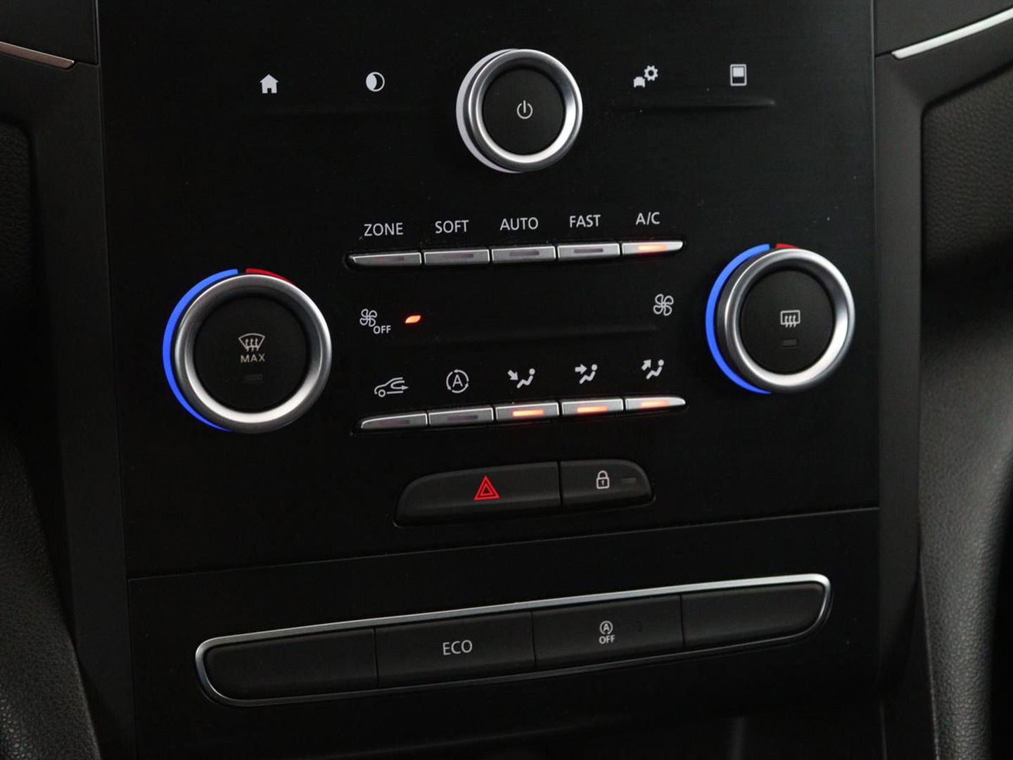 Renault Mégane 1.5 dCi Zen | Trekhaak | Navigatie | Climate control | Parkeerhulp | Bluetooth | Cruise control