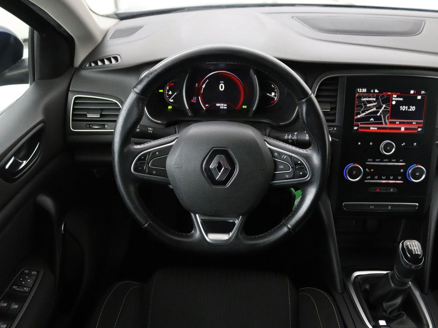 Renault Mégane 1.5 dCi Zen | Trekhaak | Navigatie | Climate control | Parkeerhulp | Bluetooth | Cruise control