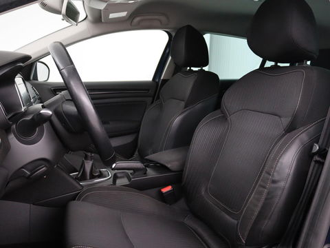 Renault Mégane 1.5 dCi Zen | Trekhaak | Navigatie | Climate control | Parkeerhulp | Bluetooth | Cruise control