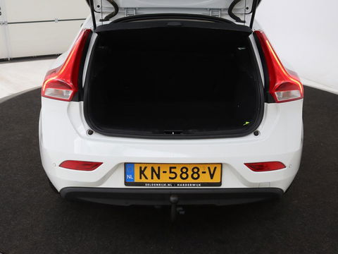 Volvo V40 2.0 T2 Nordic+ | Stoelverwarming | Trekhaak | Standkachel | Navigatie | Full LED | Verwarmde voorruit | Bluetooth | Climate control