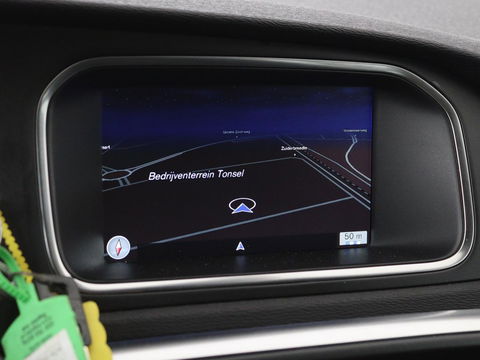 Volvo V40 2.0 T2 Nordic+ | Stoelverwarming | Trekhaak | Standkachel | Navigatie | Full LED | Verwarmde voorruit | Bluetooth | Climate control