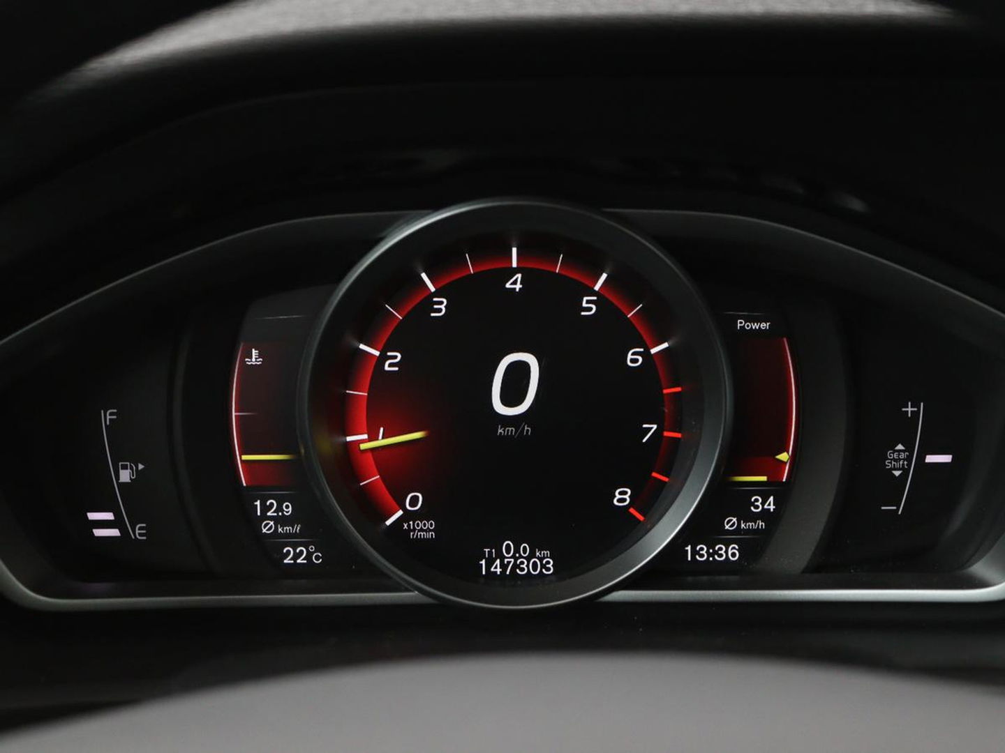 Volvo V40 2.0 T2 Nordic+ | Stoelverwarming | Trekhaak | Standkachel | Navigatie | Full LED | Verwarmde voorruit | Bluetooth | Climate control