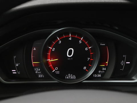 Volvo V40 2.0 T2 Nordic+ | Stoelverwarming | Trekhaak | Standkachel | Navigatie | Full LED | Verwarmde voorruit | Bluetooth | Climate control