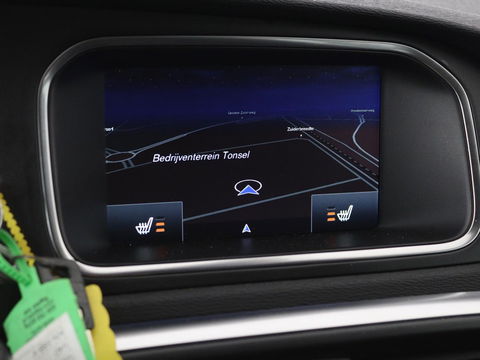 Volvo V40 2.0 T2 Nordic+ | Stoelverwarming | Trekhaak | Standkachel | Navigatie | Full LED | Verwarmde voorruit | Bluetooth | Climate control