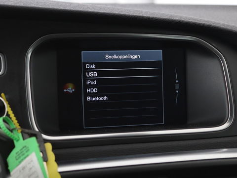 Volvo V40 2.0 T2 Nordic+ | Stoelverwarming | Trekhaak | Standkachel | Navigatie | Full LED | Verwarmde voorruit | Bluetooth | Climate control