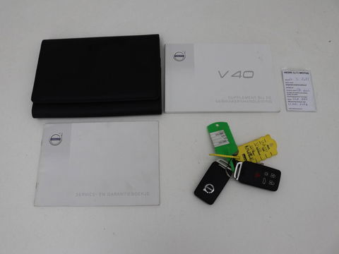 Volvo V40 2.0 T2 Nordic+ | Stoelverwarming | Trekhaak | Standkachel | Navigatie | Full LED | Verwarmde voorruit | Bluetooth | Climate control