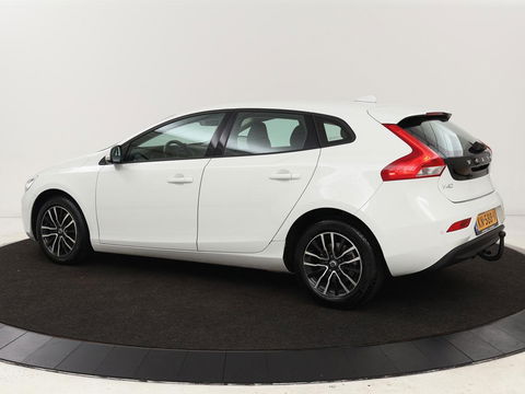 Volvo V40 2.0 T2 Nordic+ | Stoelverwarming | Trekhaak | Standkachel | Navigatie | Full LED | Verwarmde voorruit | Bluetooth | Climate control