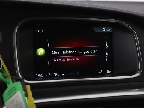 Volvo V40 2.0 T2 Nordic+ | Stoelverwarming | Trekhaak | Standkachel | Navigatie | Full LED | Verwarmde voorruit | Bluetooth | Climate control