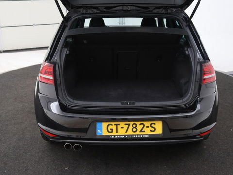 Volkswagen Golf 1.4 TSI GTE | Panoramadak | Navigatie | Full LED | Parkeerhulp | Sportstoelen | Climate control | Cruise control | Bluetooth | 18'' lichtmetalen velgen