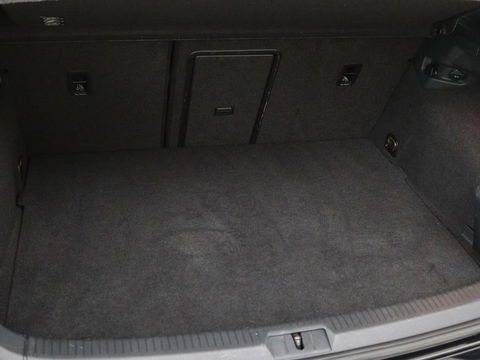 Volkswagen Golf 1.4 TSI GTE | Panoramadak | Navigatie | Full LED | Parkeerhulp | Sportstoelen | Climate control | Cruise control | Bluetooth | 18'' lichtmetalen velgen