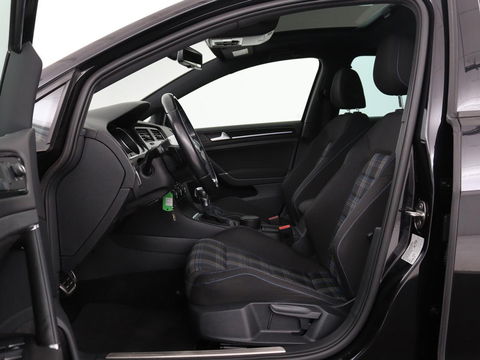 Volkswagen Golf 1.4 TSI GTE | Panoramadak | Navigatie | Full LED | Parkeerhulp | Sportstoelen | Climate control | Cruise control | Bluetooth | 18'' lichtmetalen velgen