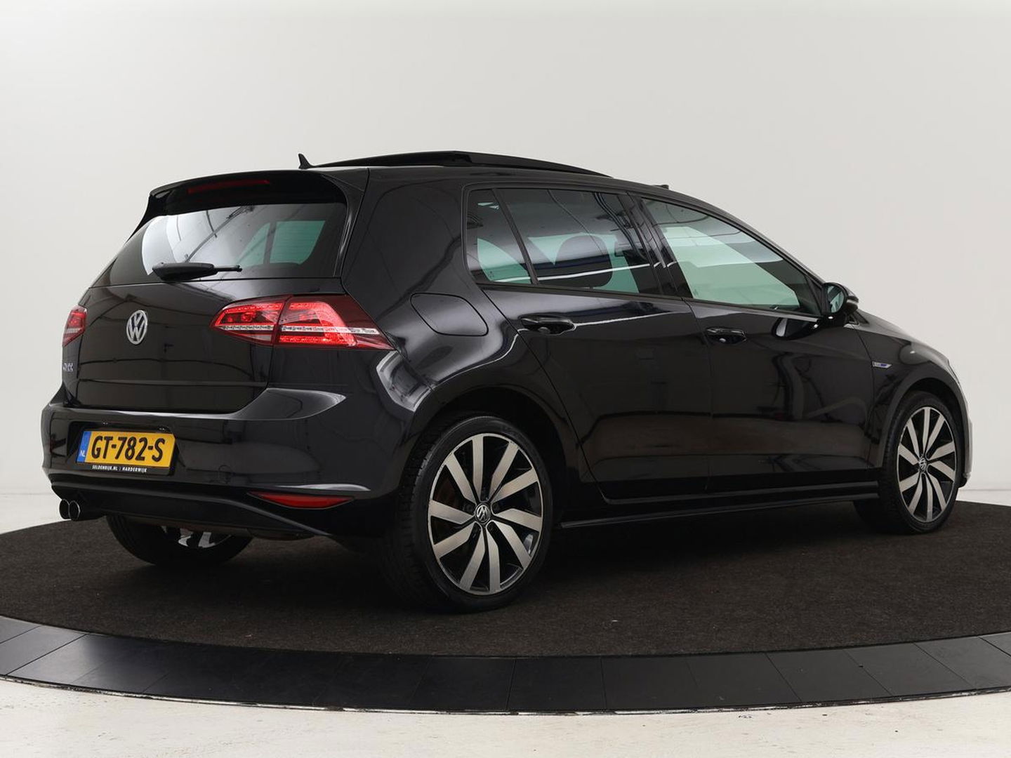 Volkswagen Golf 1.4 TSI GTE | Panoramadak | Navigatie | Full LED | Parkeerhulp | Sportstoelen | Climate control | Cruise control | Bluetooth | 18'' lichtmetalen velgen