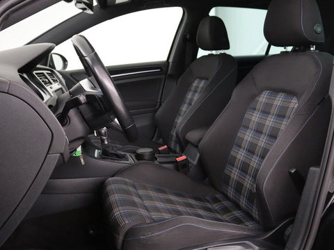 Volkswagen Golf 1.4 TSI GTE | Panoramadak | Navigatie | Full LED | Parkeerhulp | Sportstoelen | Climate control | Cruise control | Bluetooth | 18'' lichtmetalen velgen