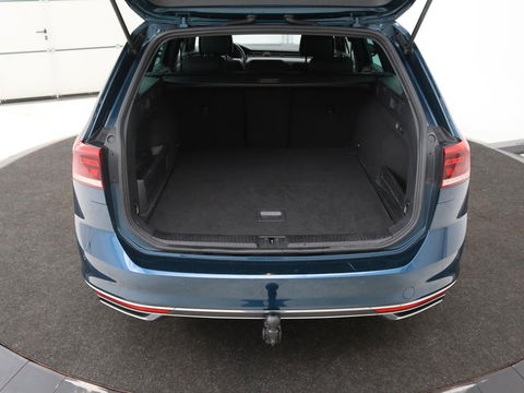 Volkswagen Passat 1.4 TSI PHEV GTE | Panoramadak | Stoelverwarming | Trekhaak | Side Assist | Camera | Carplay | Adaptive cruise | Park Assist | Matrix LED | Massage