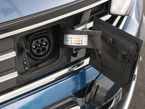 Volkswagen Passat 1.4 TSI PHEV GTE | Panoramadak | Stoelverwarming | Trekhaak | Side Assist | Camera | Carplay | Adaptive cruise | Park Assist | Matrix LED | Massage