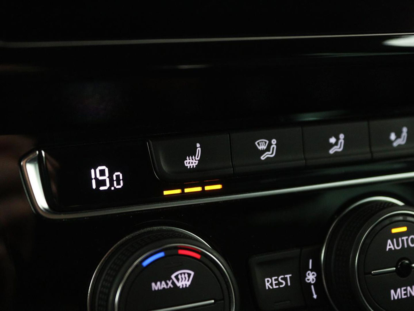 Volkswagen Passat 1.4 TSI PHEV GTE | Panoramadak | Stoelverwarming | Trekhaak | Side Assist | Camera | Carplay | Adaptive cruise | Park Assist | Matrix LED | Massage