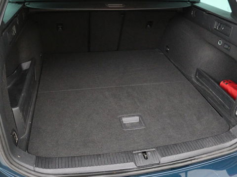 Volkswagen Passat 1.4 TSI PHEV GTE | Panoramadak | Stoelverwarming | Trekhaak | Side Assist | Camera | Carplay | Adaptive cruise | Park Assist | Matrix LED | Massage