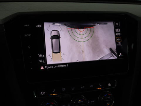 Volkswagen Passat 1.4 TSI PHEV GTE | Panoramadak | Stoelverwarming | Trekhaak | Side Assist | Camera | Carplay | Adaptive cruise | Park Assist | Matrix LED | Massage