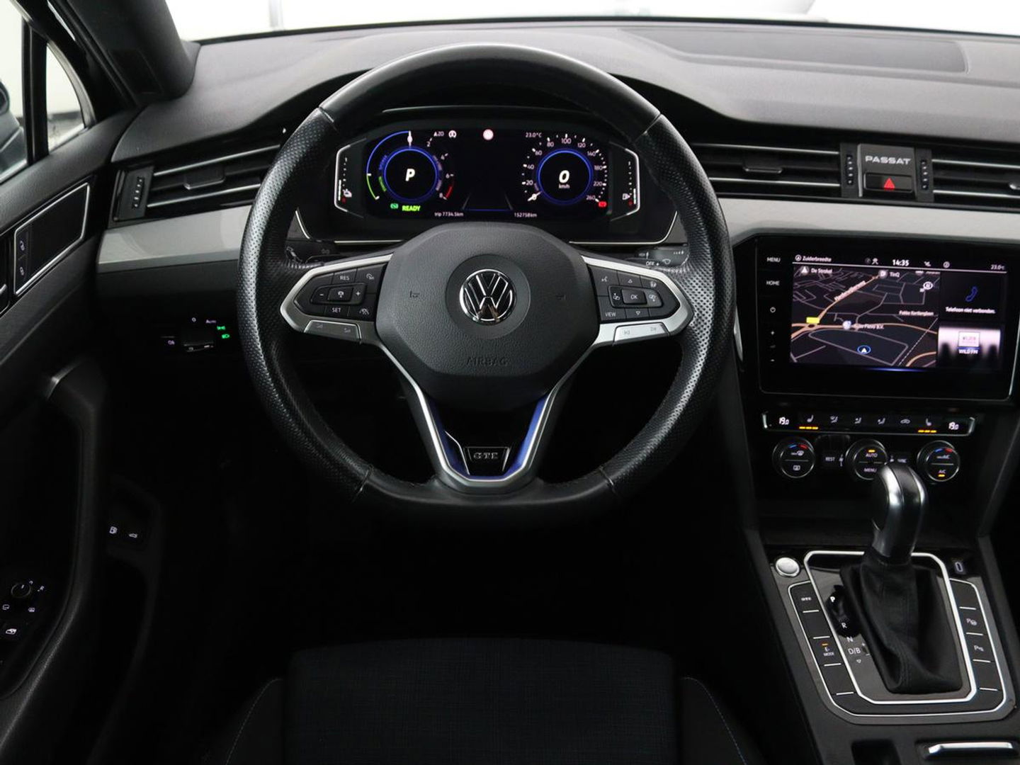 Volkswagen Passat 1.4 TSI PHEV GTE | Panoramadak | Stoelverwarming | Trekhaak | Side Assist | Camera | Carplay | Adaptive cruise | Park Assist | Matrix LED | Massage