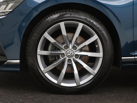 Volkswagen Passat 1.4 TSI PHEV GTE | Panoramadak | Stoelverwarming | Trekhaak | Side Assist | Camera | Carplay | Adaptive cruise | Park Assist | Matrix LED | Massage