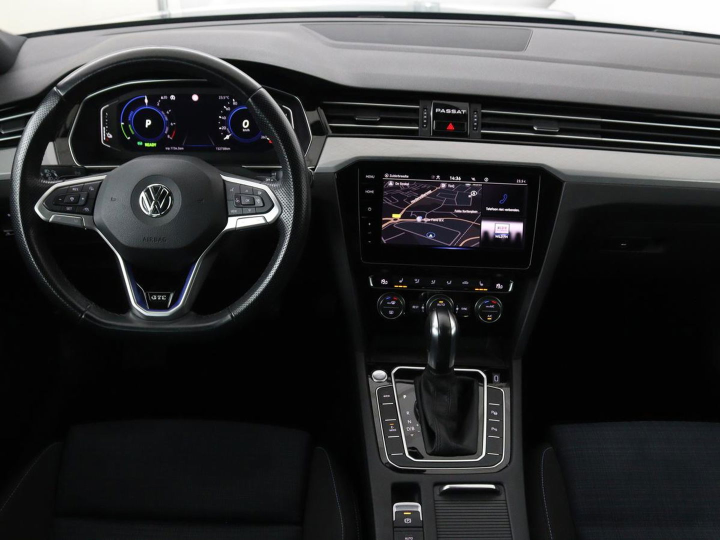 Volkswagen Passat 1.4 TSI PHEV GTE | Panoramadak | Stoelverwarming | Trekhaak | Side Assist | Camera | Carplay | Adaptive cruise | Park Assist | Matrix LED | Massage