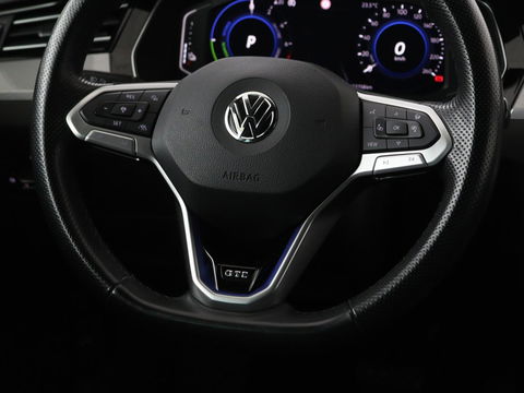 Volkswagen Passat 1.4 TSI PHEV GTE | Panoramadak | Stoelverwarming | Trekhaak | Side Assist | Camera | Carplay | Adaptive cruise | Park Assist | Matrix LED | Massage