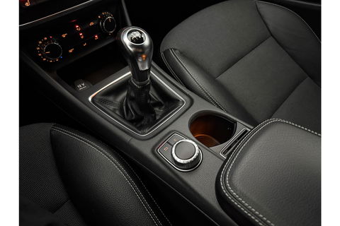 Mercedes-Benz A-Klasse 180 Ambition | APK tot 03-2026 | LED Airco 19"LMV Navigatie Bluetooth Elektrpakket