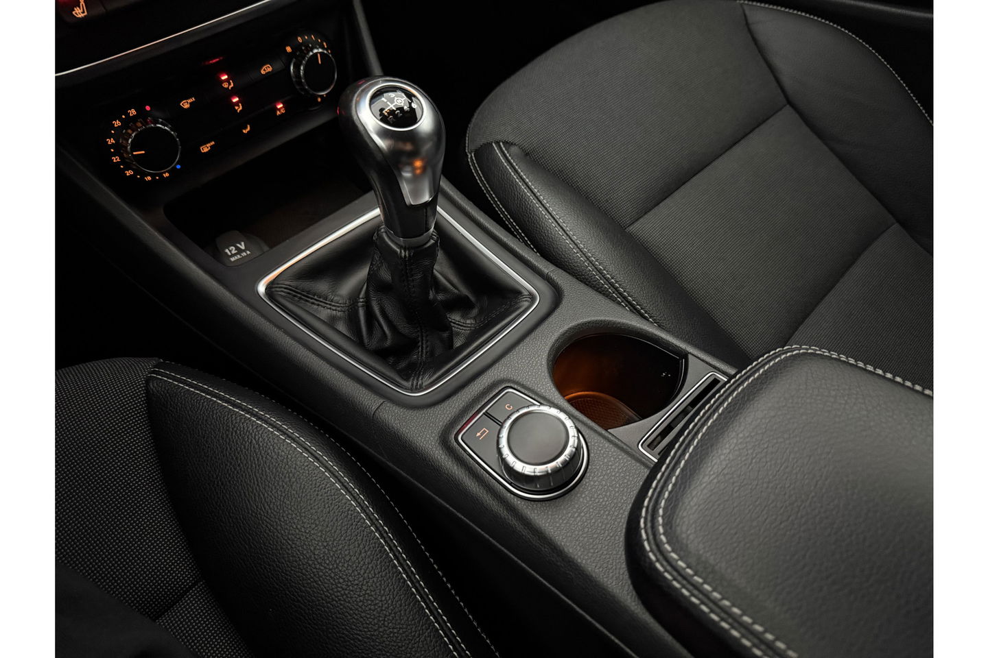 Mercedes-Benz A-Klasse 180 Ambition | APK tot 03-2026 | LED Airco 19"LMV Navigatie Bluetooth Elektrpakket
