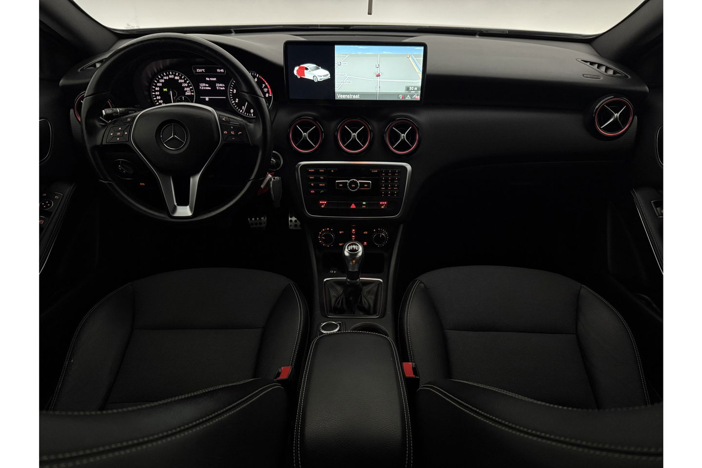 Mercedes-Benz A-Klasse 180 Ambition | APK tot 03-2026 | LED Airco 19"LMV Navigatie Bluetooth Elektrpakket
