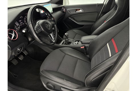 Mercedes-Benz A-Klasse 180 Ambition | APK tot 03-2026 | LED Airco 19"LMV Navigatie Bluetooth Elektrpakket