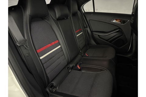 Mercedes-Benz A-Klasse 180 Ambition | APK tot 03-2026 | LED Airco 19"LMV Navigatie Bluetooth Elektrpakket