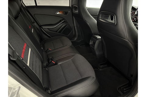 Mercedes-Benz A-Klasse 180 Ambition | APK tot 03-2026 | LED Airco 19"LMV Navigatie Bluetooth Elektrpakket