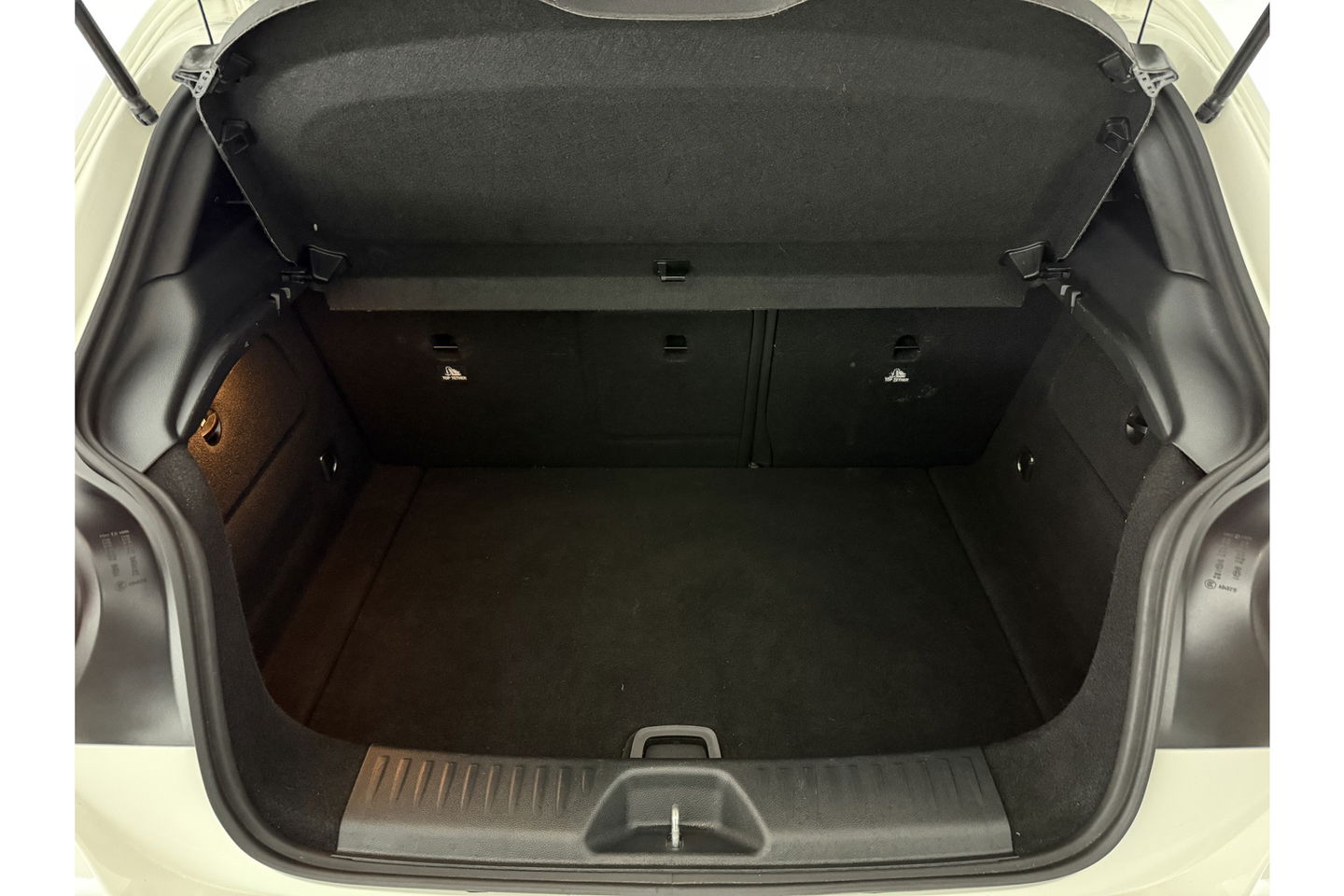 Mercedes-Benz A-Klasse 180 Ambition | APK tot 03-2026 | LED Airco 19"LMV Navigatie Bluetooth Elektrpakket