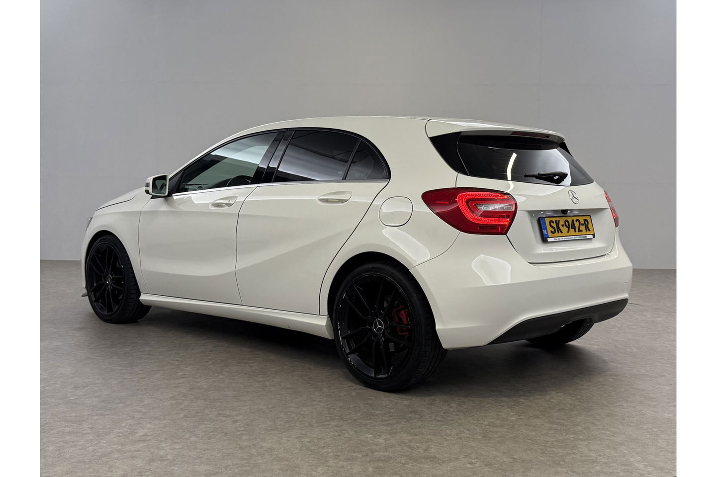Mercedes-Benz A-Klasse 180 Ambition | APK tot 03-2026 | LED Airco 19"LMV Navigatie Bluetooth Elektrpakket