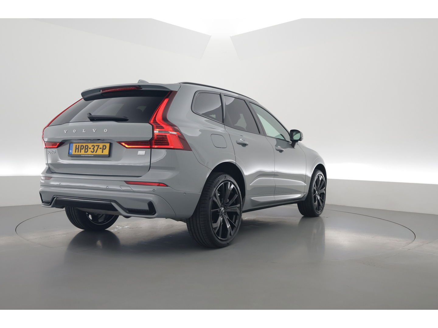 Volvo XC60 T8 Recharge Plus Dark | Pano | 21'' | Memory seats | 360cam | Harman Kardon | Pilot Assist