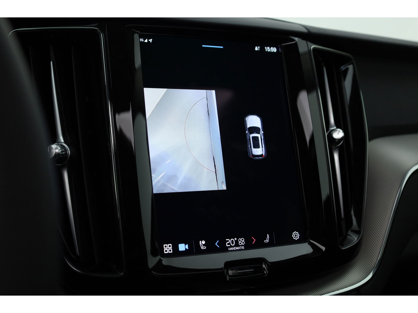 Volvo XC60 T8 Recharge Plus Dark | Pano | 21'' | Memory seats | 360cam | Harman Kardon | Pilot Assist