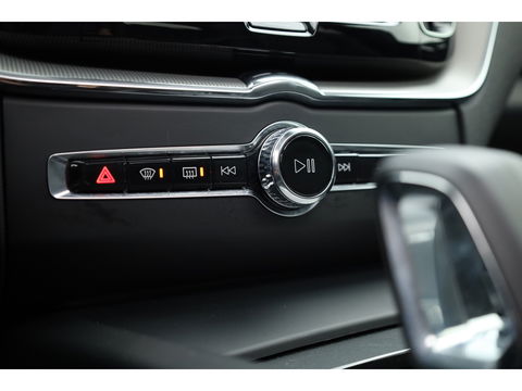 Volvo XC60 T8 Recharge Plus Dark | Pano | 21'' | Memory seats | 360cam | Harman Kardon | Pilot Assist