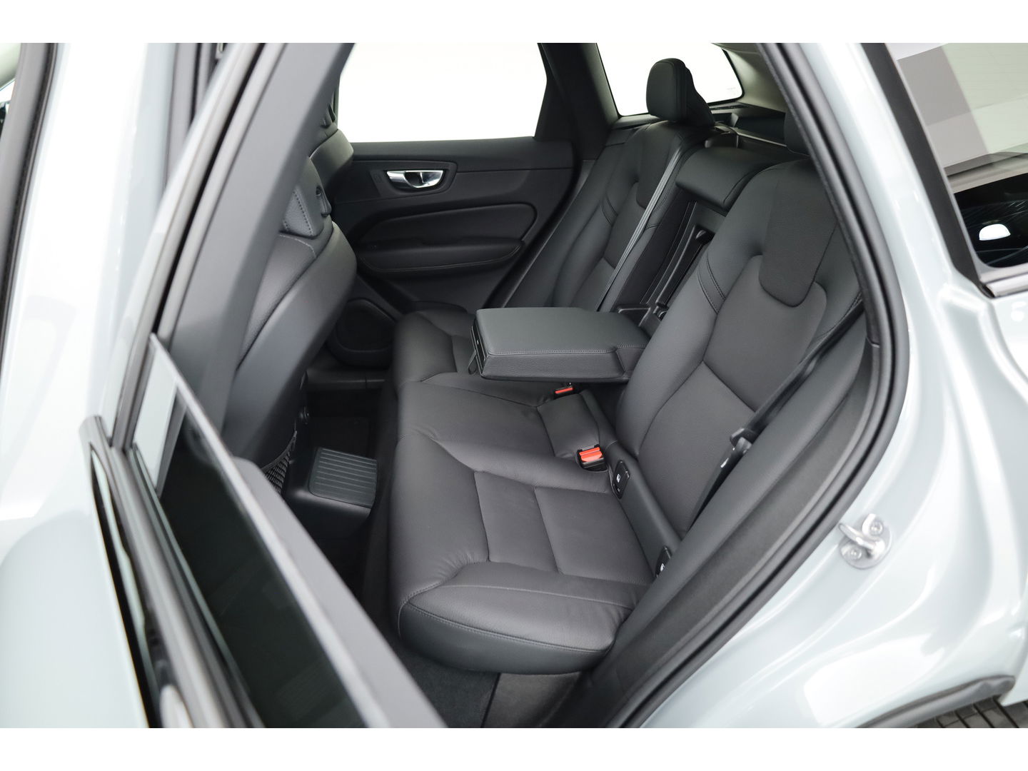 Volvo XC60 T8 Recharge Plus Dark | Pano | 21'' | Memory seats | 360cam | Harman Kardon | Pilot Assist