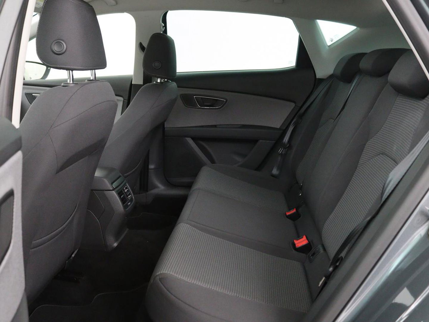 SEAT Leon 1.0 TSI Style Intens | Automaat | Carplay | Navigatie | Keyless | Parkeerhulp | Climate control | Cruise control | Bluetooth