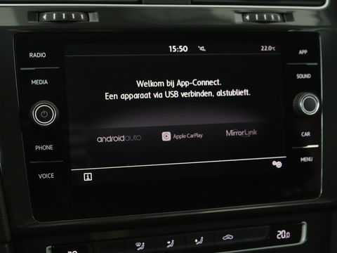 Volkswagen Golf 1.0 TSI Comfortline | Active Info Display | Carplay | Adaptive cruise | Climate control | Parkeerhulp | Bluetooth | LED