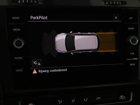 Volkswagen Golf 1.0 TSI Comfortline | Active Info Display | Carplay | Adaptive cruise | Climate control | Parkeerhulp | Bluetooth | LED