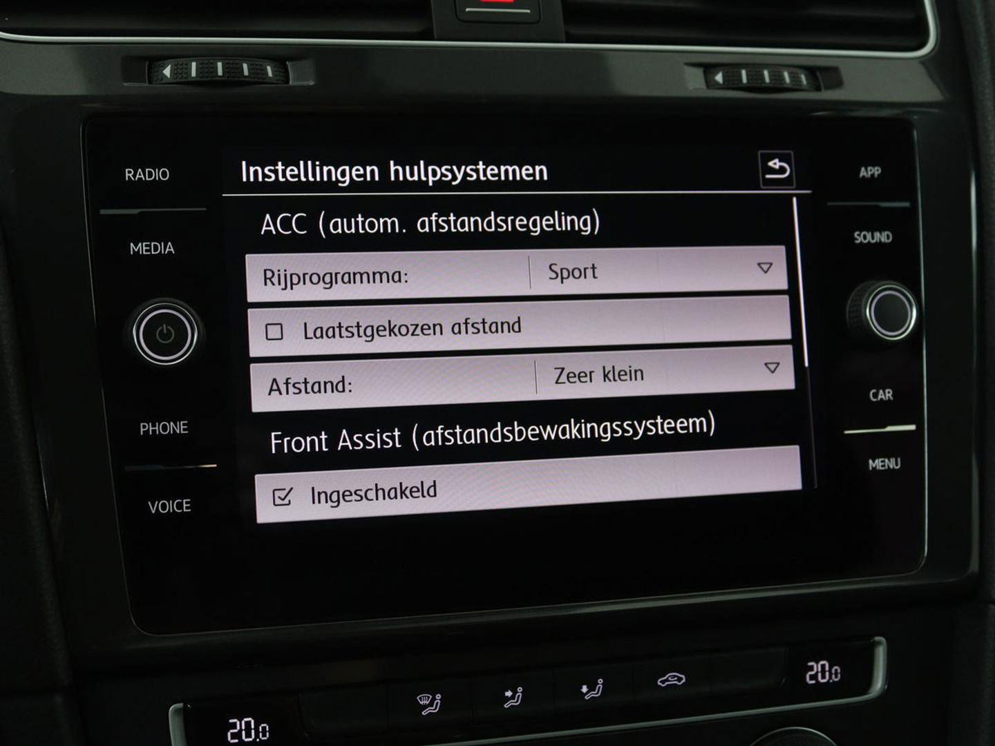 Volkswagen Golf 1.0 TSI Comfortline | Active Info Display | Carplay | Adaptive cruise | Climate control | Parkeerhulp | Bluetooth | LED