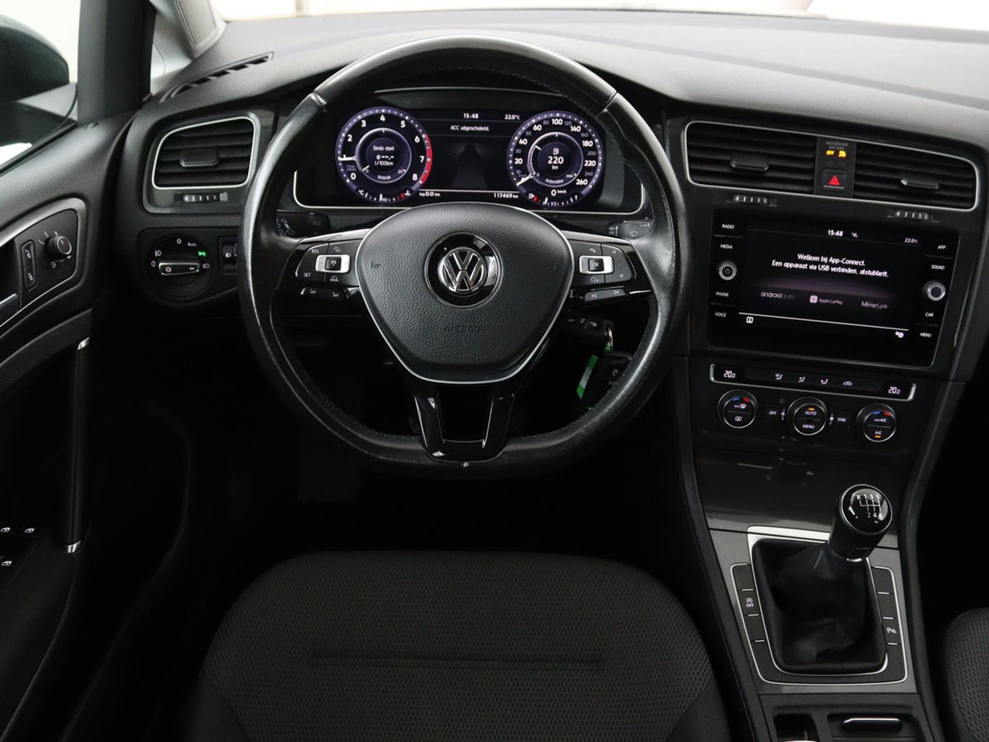 Volkswagen Golf 1.0 TSI Comfortline | Active Info Display | Carplay | Adaptive cruise | Climate control | Parkeerhulp | Bluetooth | LED