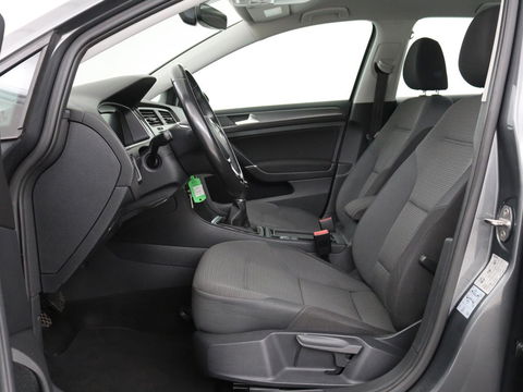 Volkswagen Golf 1.0 TSI Comfortline | Active Info Display | Carplay | Adaptive cruise | Climate control | Parkeerhulp | Bluetooth | LED
