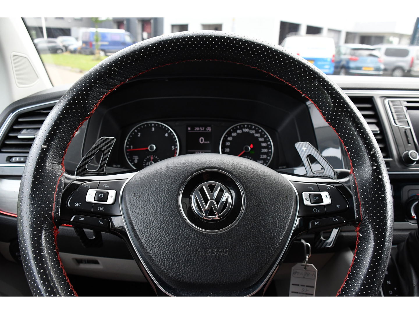Volkswagen Transporter 2.0 TDI L2H1 DC Highline Adaptieve Cruise, Camera, 204PK, Automaat, LED, Electrische deur, Leder, Uniek!