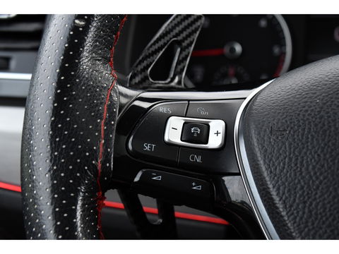 Volkswagen Transporter 2.0 TDI L2H1 DC Highline Adaptieve Cruise, Camera, 204PK, Automaat, LED, Electrische deur, Leder, Uniek!
