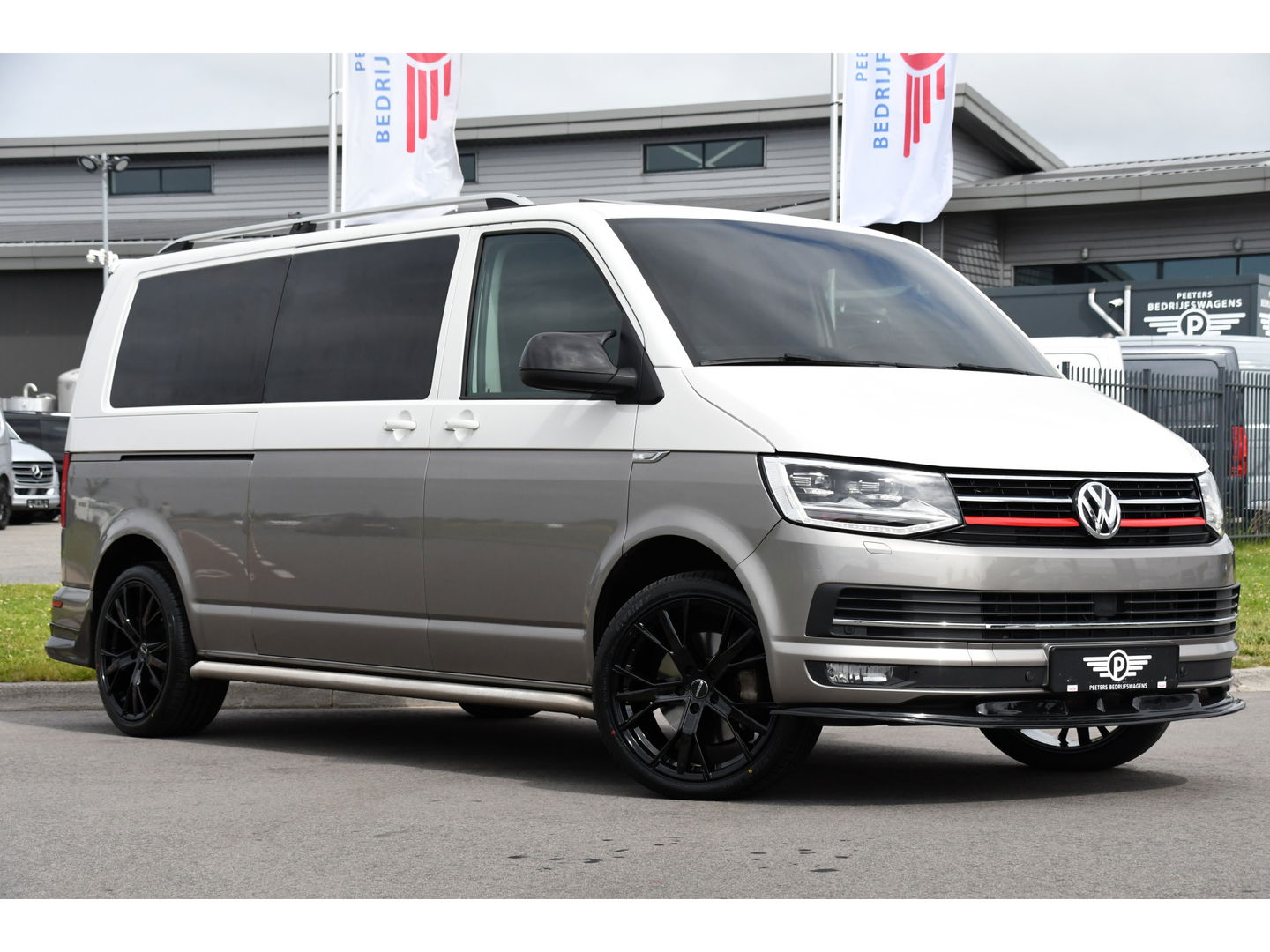 Volkswagen Transporter 2.0 TDI L2H1 DC Highline Adaptieve Cruise, Camera, 204PK, Automaat, LED, Electrische deur, Leder, Uniek!